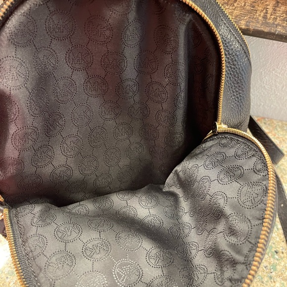 Michael Kors black medium backpack 🖤 - Picture 3 of 5